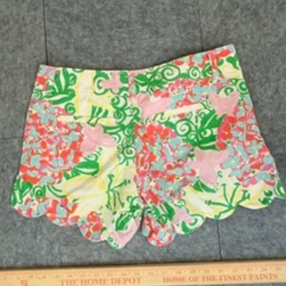 Lilly Pulitzer sz 0 Buttercup shorts with scalloped hem and floral print design - Picture 11 of 12
